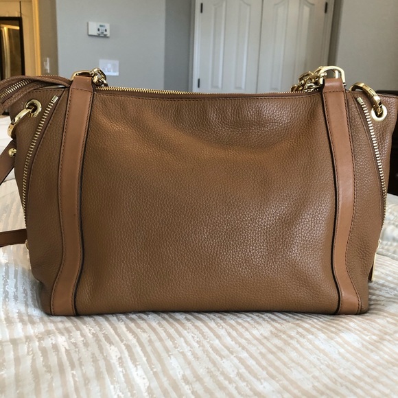 Michael Kors pebble satchel with side zippers - Picture 4 of 4